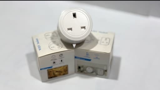 Smart Socket / المقبس الذكي